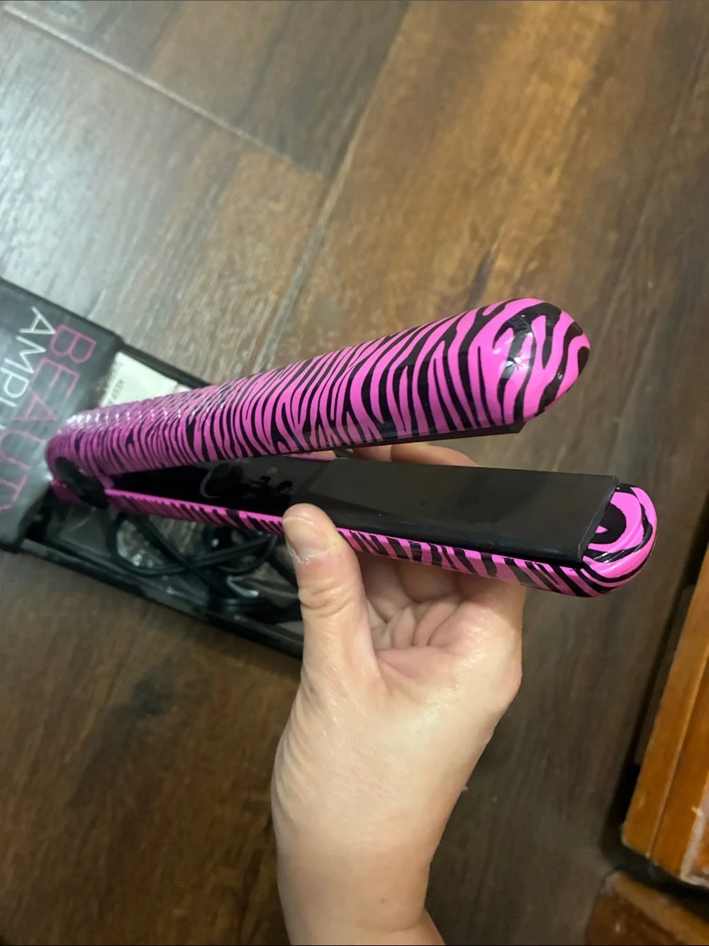 NEW Style House Beauty Amplified Professional Styling Flat Iron Hot Pink ZEBRA